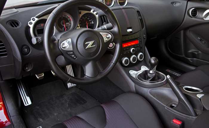 2022 Nissan 370Z Roadster Interior