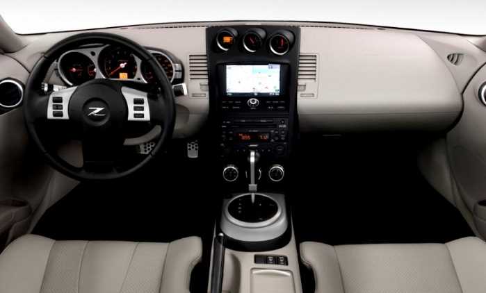 2022 Nissan 350Z Interior
