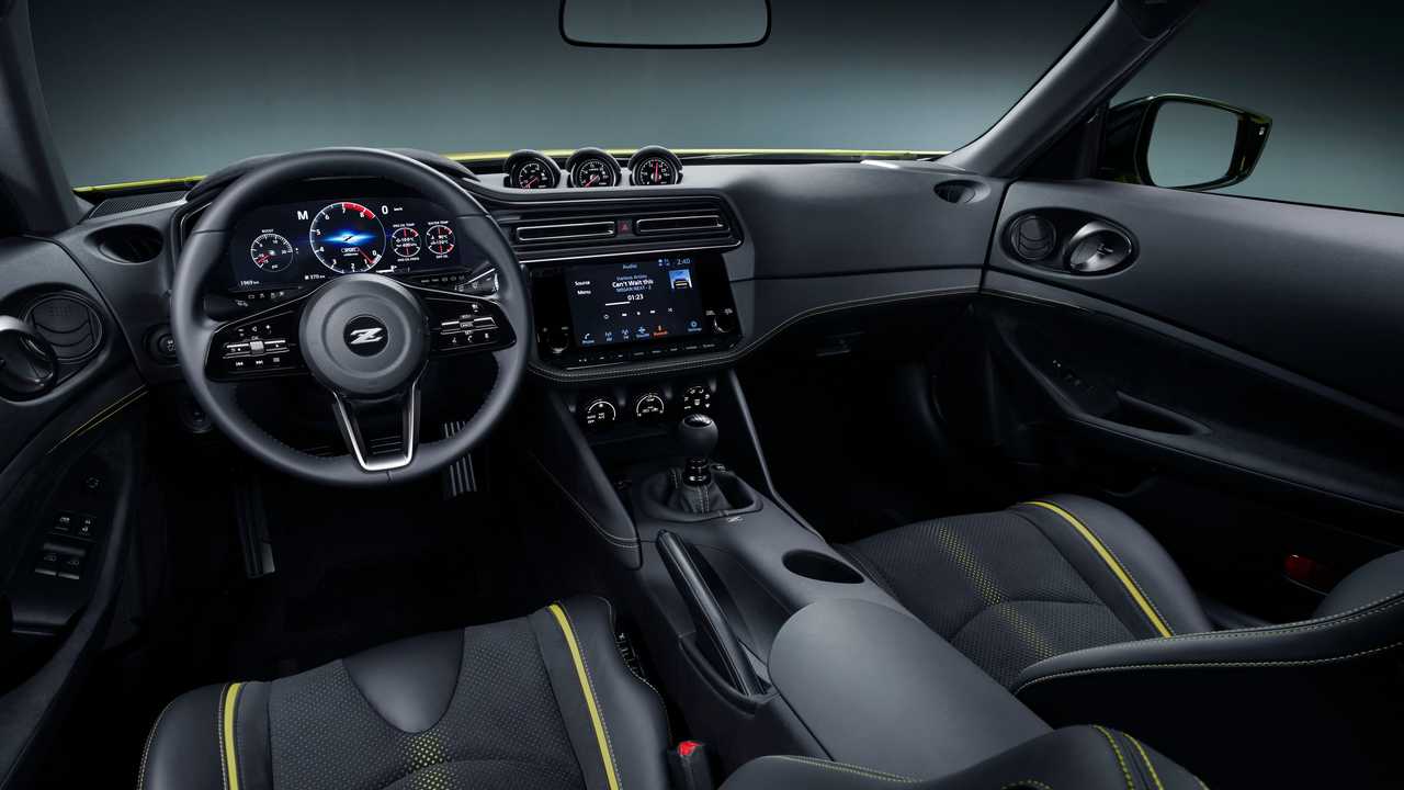 2022 Nissan Frontier Interior